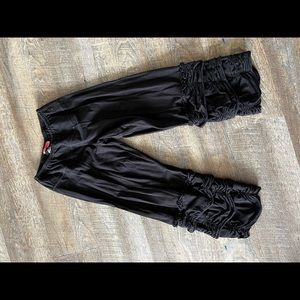 Black ruffle capris